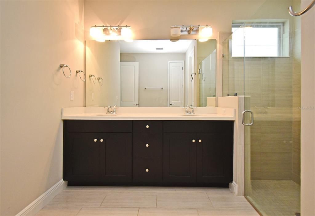 Activo con contrato: $574,000 (3 camas, 2 baños, 1709 Pies cuadrados)