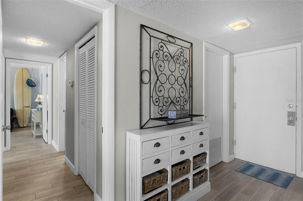 待售: $375,000 (2 贝兹, 2 浴室, 1227 平方英尺)