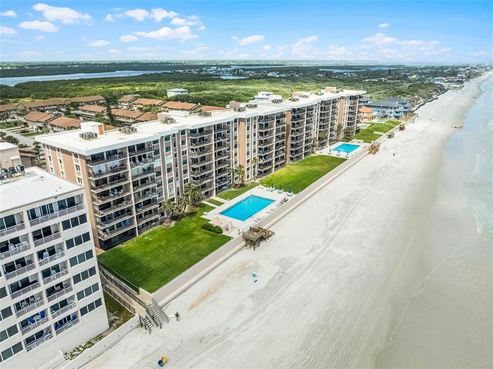 待售: $375,000 (2 贝兹, 2 浴室, 1227 平方英尺)