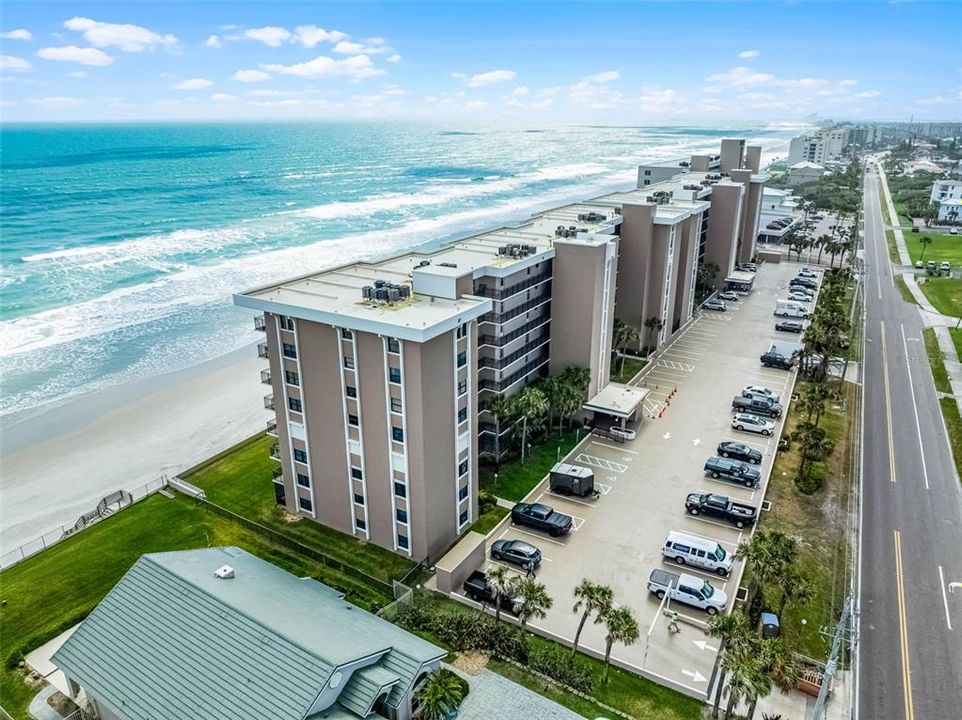 待售: $375,000 (2 贝兹, 2 浴室, 1227 平方英尺)