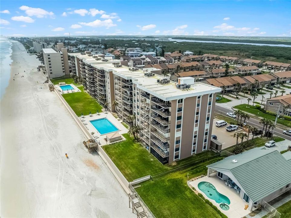 待售: $375,000 (2 贝兹, 2 浴室, 1227 平方英尺)