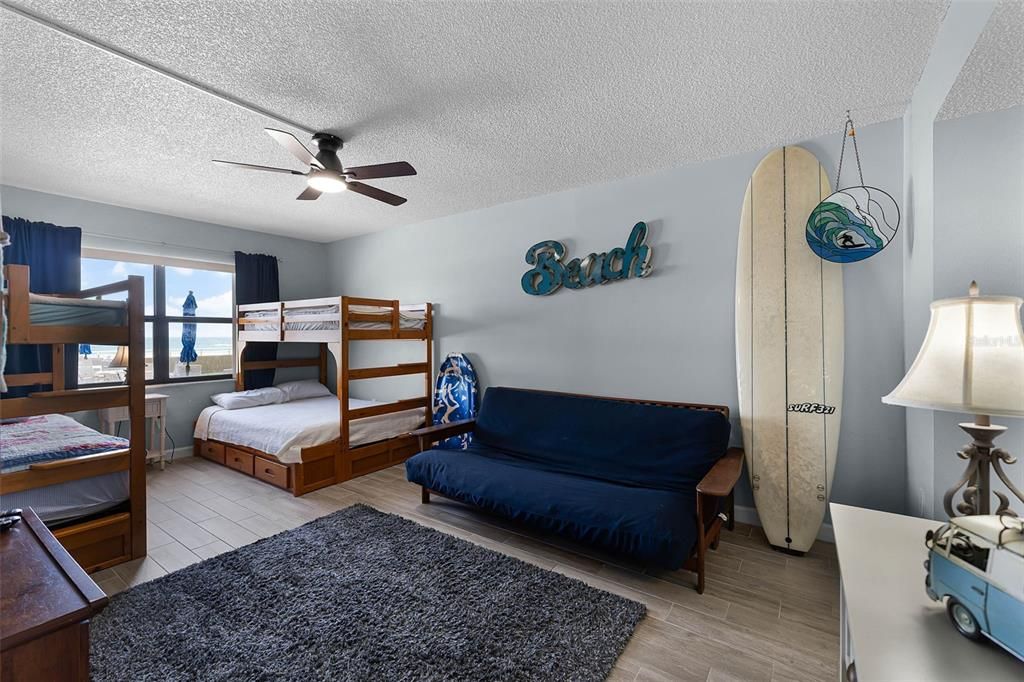 待售: $375,000 (2 贝兹, 2 浴室, 1227 平方英尺)