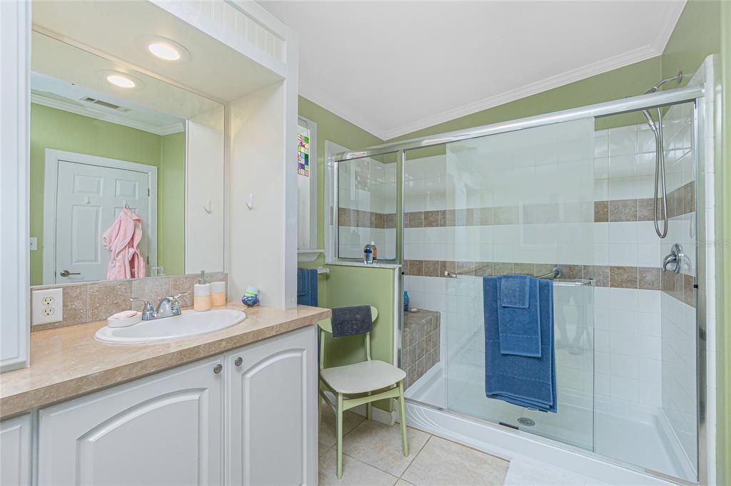 Под контрактом: $249,000 (2 спален, 2 ванн, 1539 Квадратных фут)