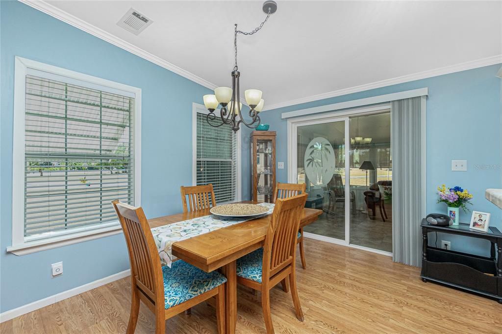 Под контрактом: $249,000 (2 спален, 2 ванн, 1539 Квадратных фут)