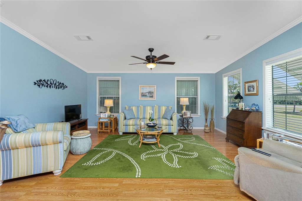 Под контрактом: $249,000 (2 спален, 2 ванн, 1539 Квадратных фут)