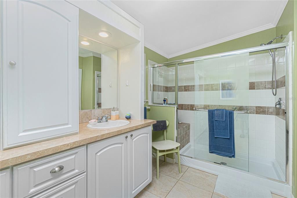 Под контрактом: $249,000 (2 спален, 2 ванн, 1539 Квадратных фут)