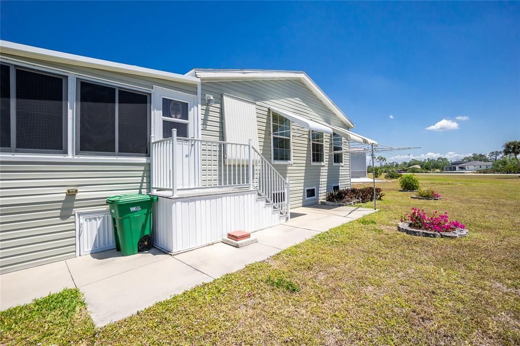 Под контрактом: $249,000 (2 спален, 2 ванн, 1539 Квадратных фут)