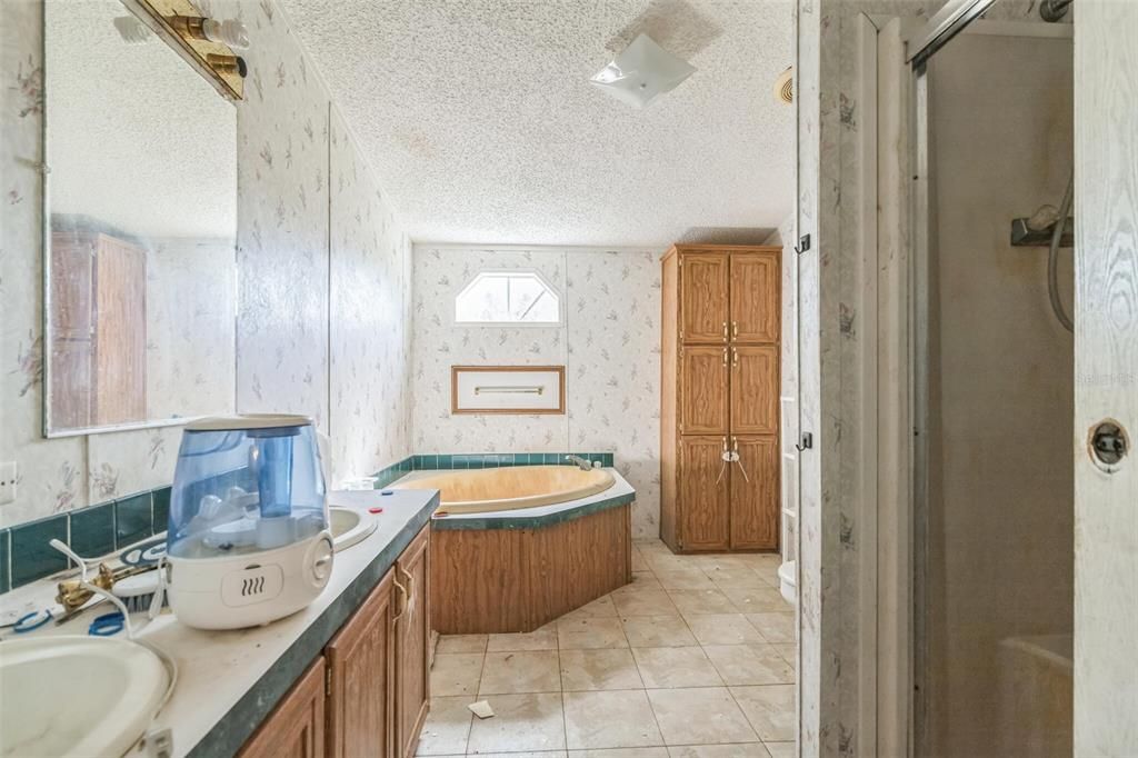 Active With Contract: $115,000 (4 beds, 2 baths, 2052 Square Feet)