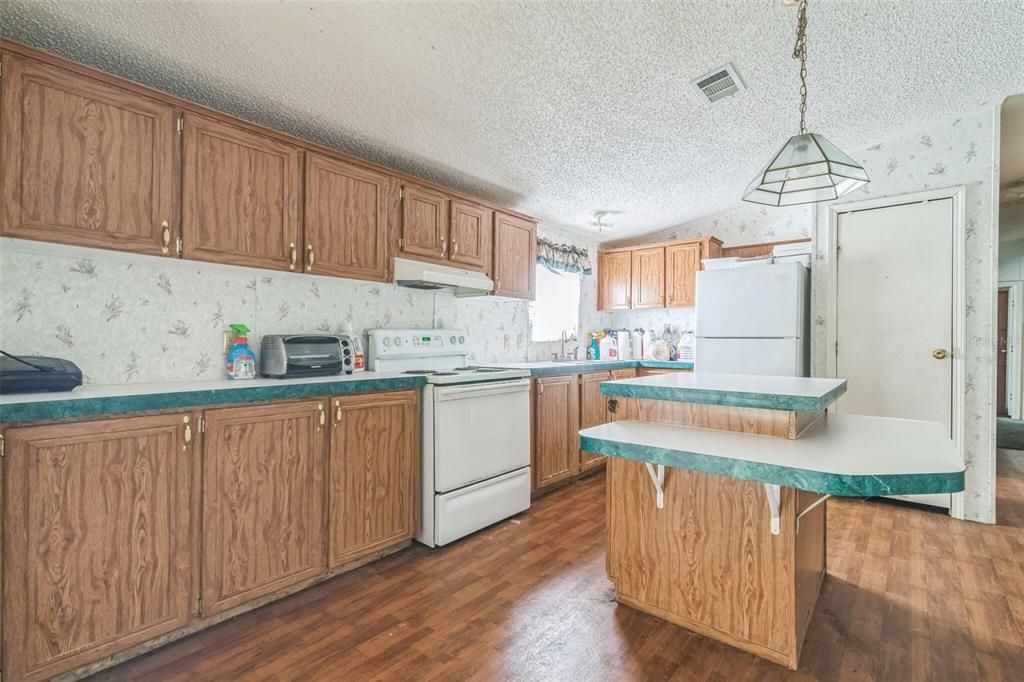 Active With Contract: $115,000 (4 beds, 2 baths, 2052 Square Feet)