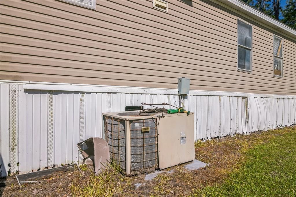 Active With Contract: $115,000 (4 beds, 2 baths, 2052 Square Feet)