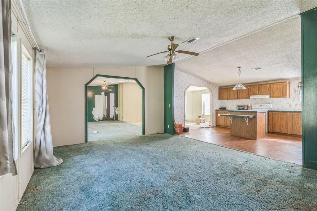 Active With Contract: $115,000 (4 beds, 2 baths, 2052 Square Feet)