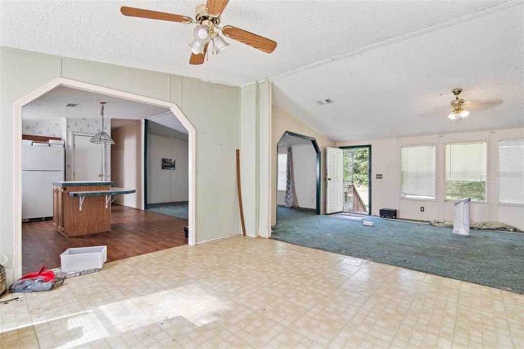 Active With Contract: $115,000 (4 beds, 2 baths, 2052 Square Feet)