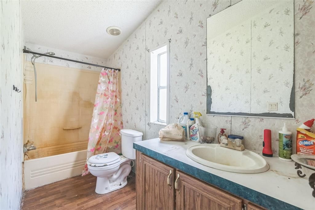 Active With Contract: $115,000 (4 beds, 2 baths, 2052 Square Feet)