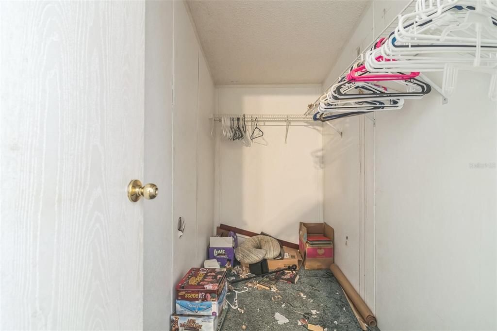 Active With Contract: $115,000 (4 beds, 2 baths, 2052 Square Feet)