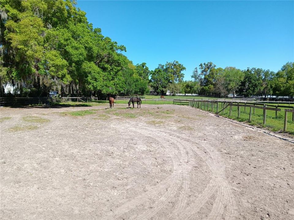 For Sale: $775,000 (1 beds, 1 baths, 1220 Square Feet)