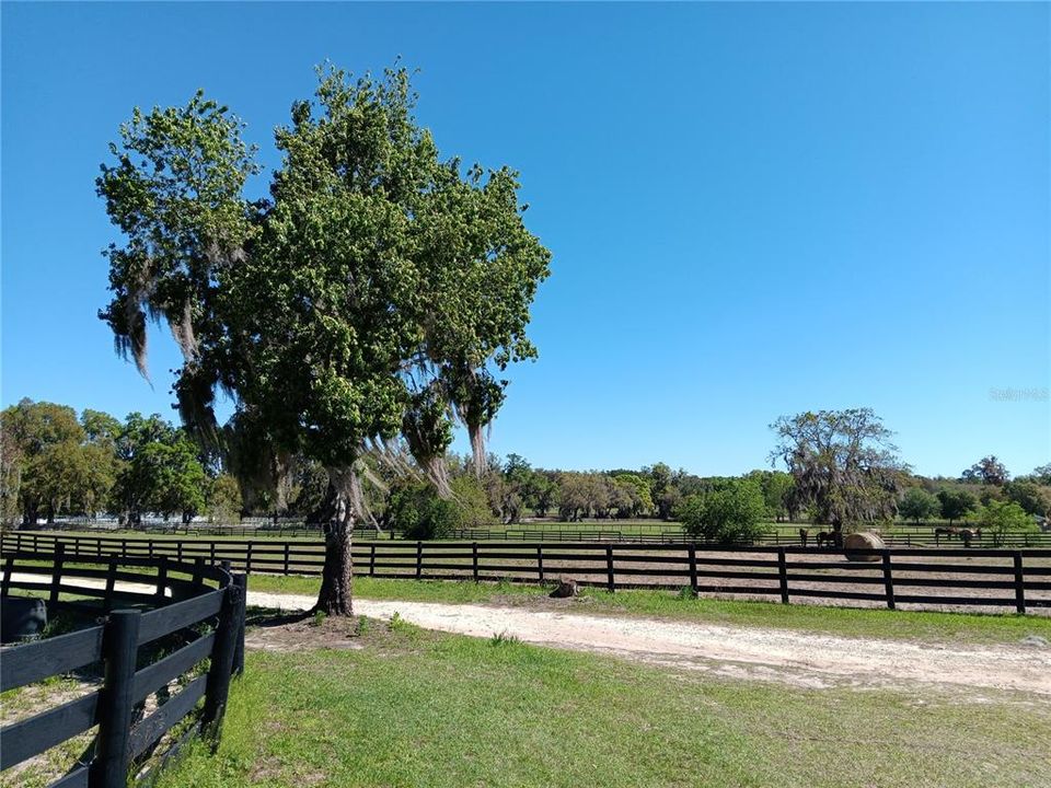 For Sale: $775,000 (1 beds, 1 baths, 1220 Square Feet)