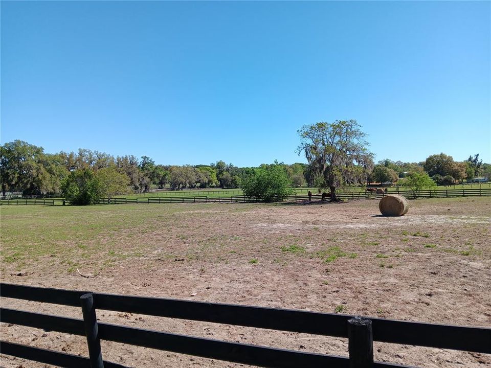 For Sale: $775,000 (1 beds, 1 baths, 1220 Square Feet)