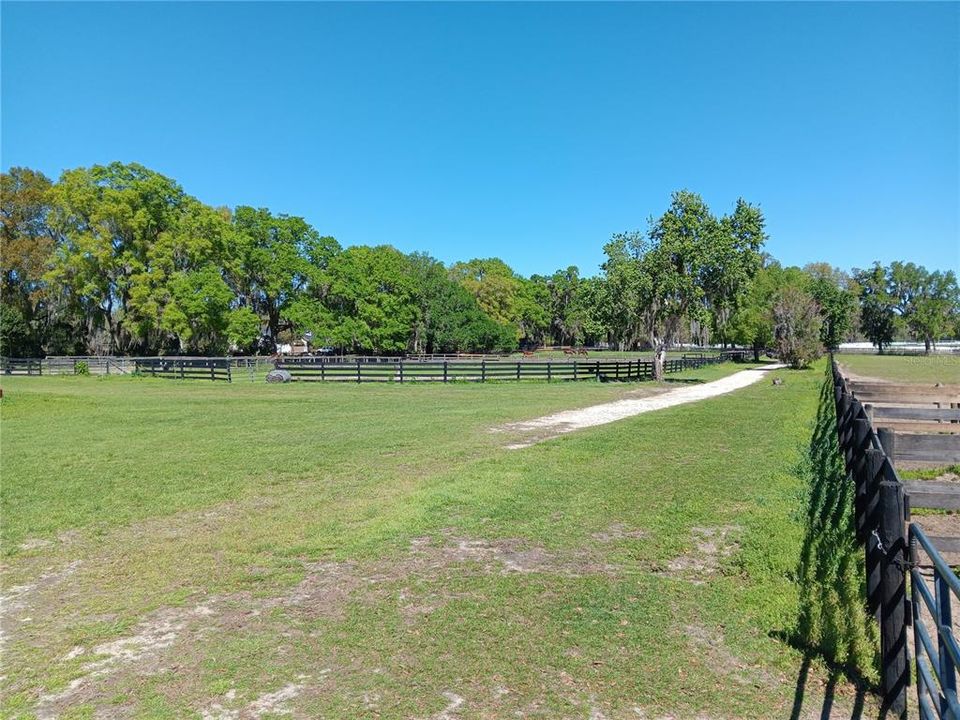 For Sale: $775,000 (1 beds, 1 baths, 1220 Square Feet)