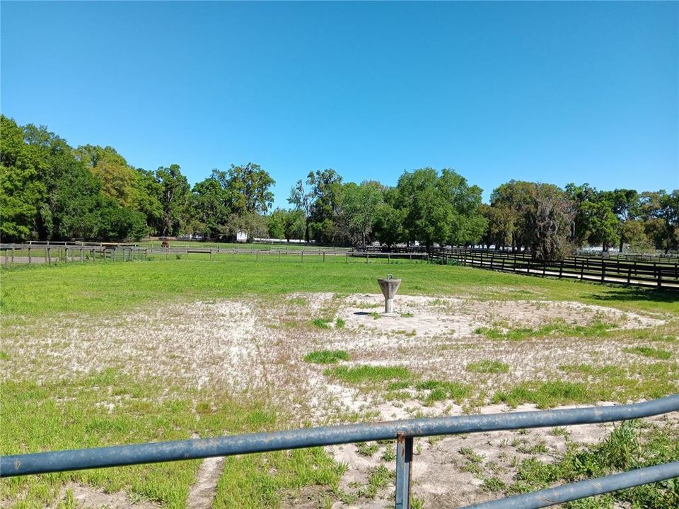 For Sale: $775,000 (1 beds, 1 baths, 1220 Square Feet)