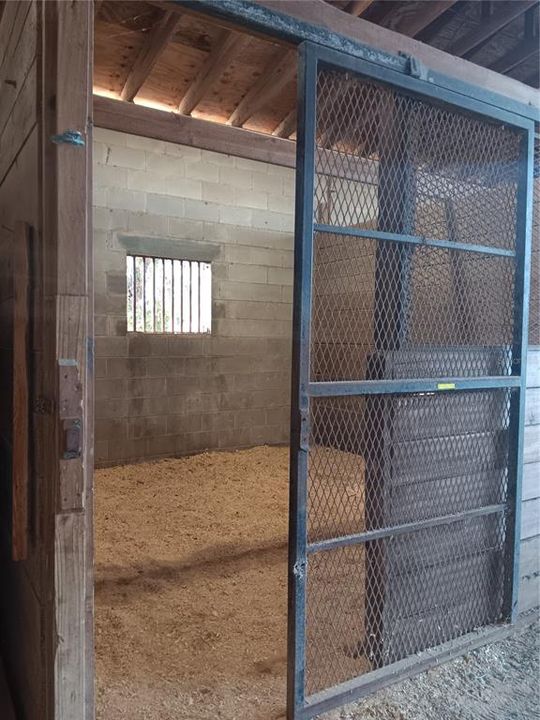 For Sale: $775,000 (1 beds, 1 baths, 1220 Square Feet)