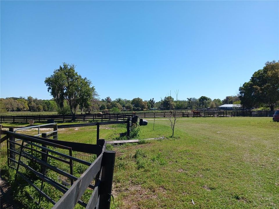 For Sale: $775,000 (1 beds, 1 baths, 1220 Square Feet)