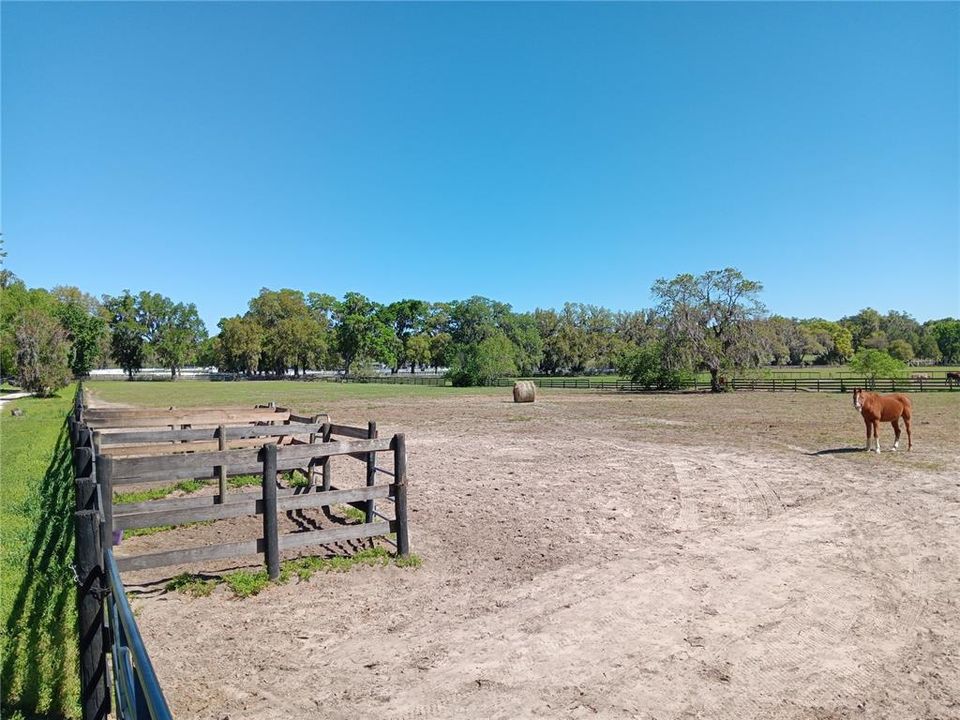 For Sale: $775,000 (1 beds, 1 baths, 1220 Square Feet)