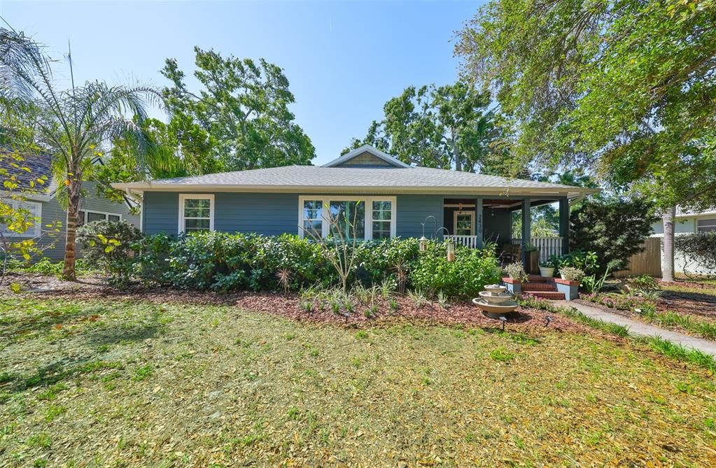 Recently Sold: $1,175,000 (3 beds, 3 baths, 2212 Square Feet)