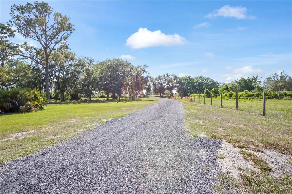 For Rent: $3,595 (4 beds, 2 baths, 2304 Square Feet)