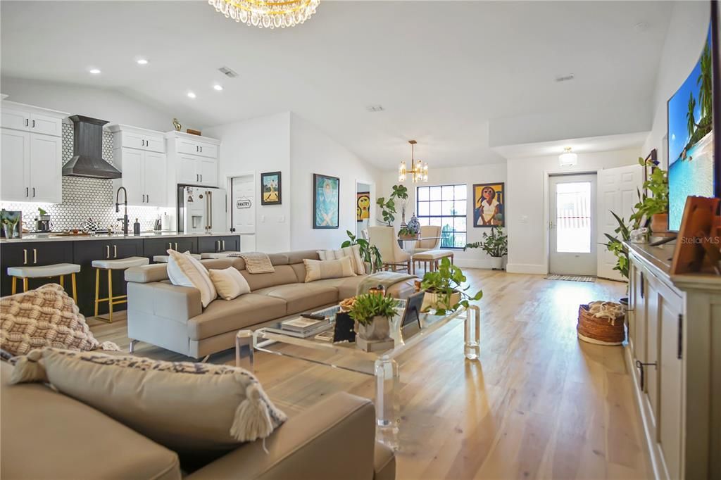 For Rent: $3,595 (4 beds, 2 baths, 2304 Square Feet)