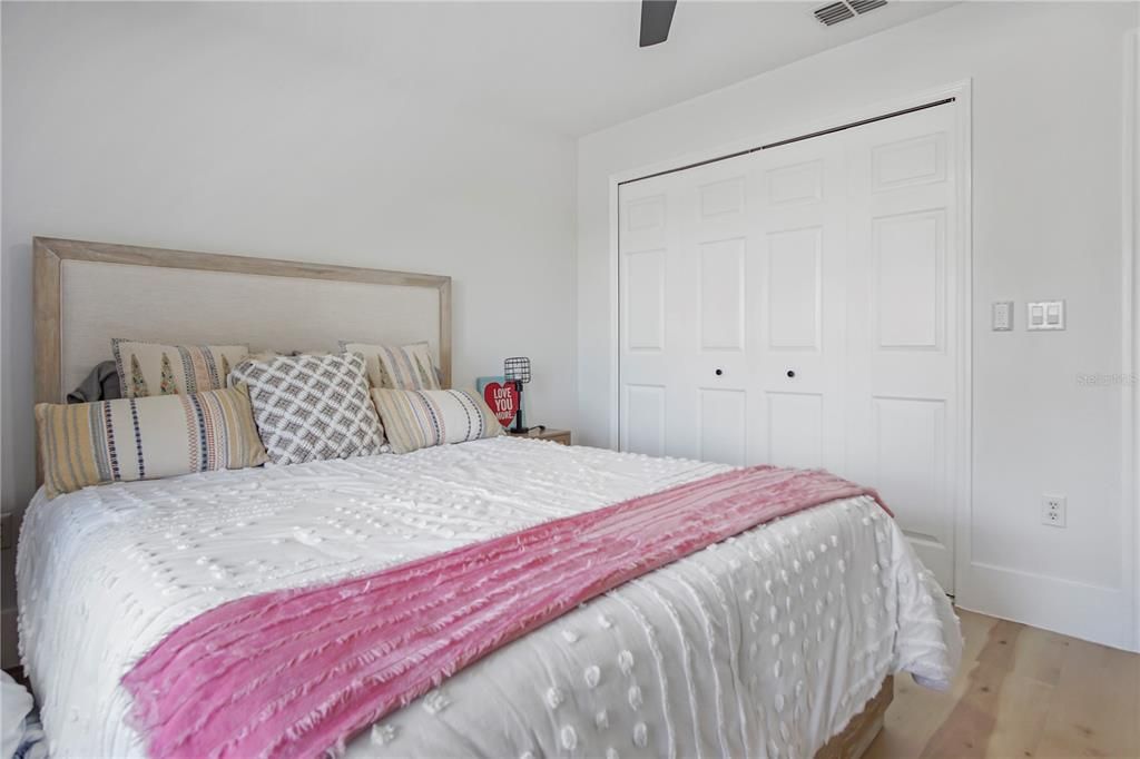 For Rent: $3,595 (4 beds, 2 baths, 2304 Square Feet)