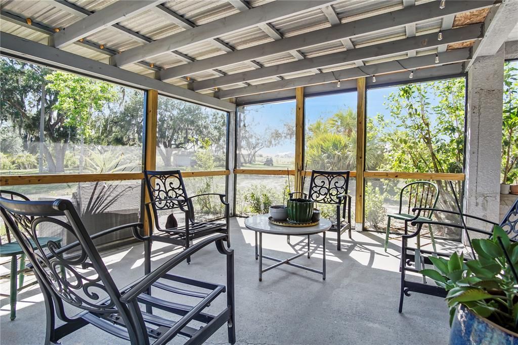 For Rent: $3,595 (4 beds, 2 baths, 2304 Square Feet)