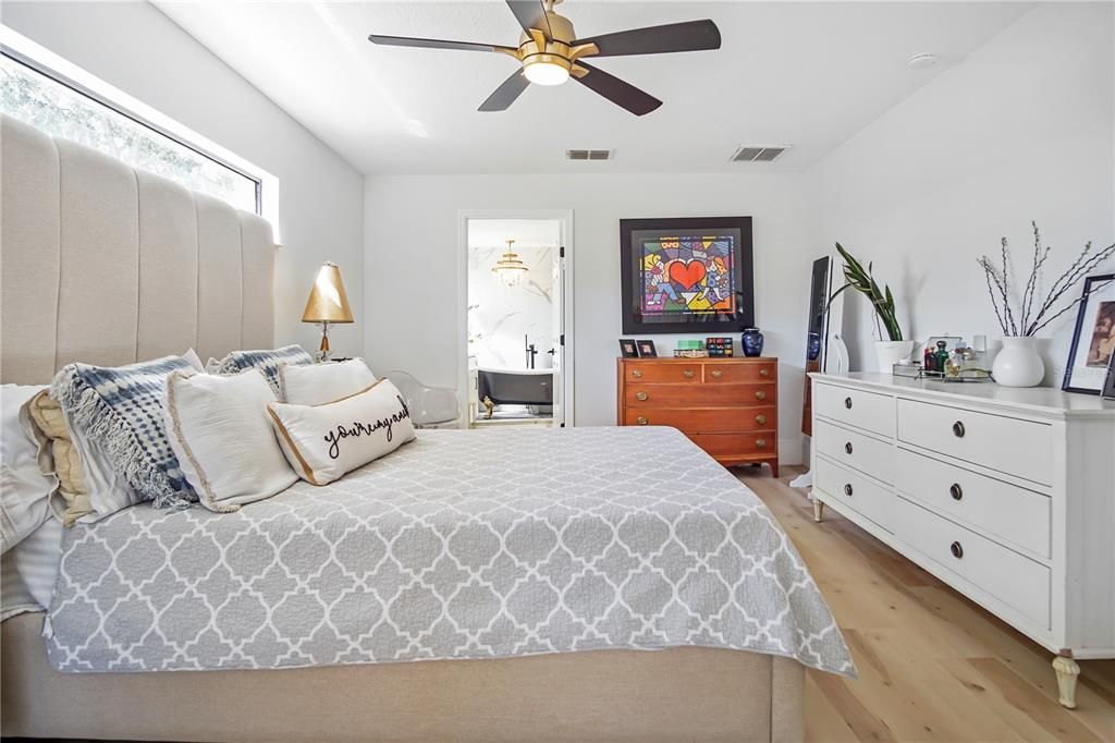 For Rent: $3,595 (4 beds, 2 baths, 2304 Square Feet)