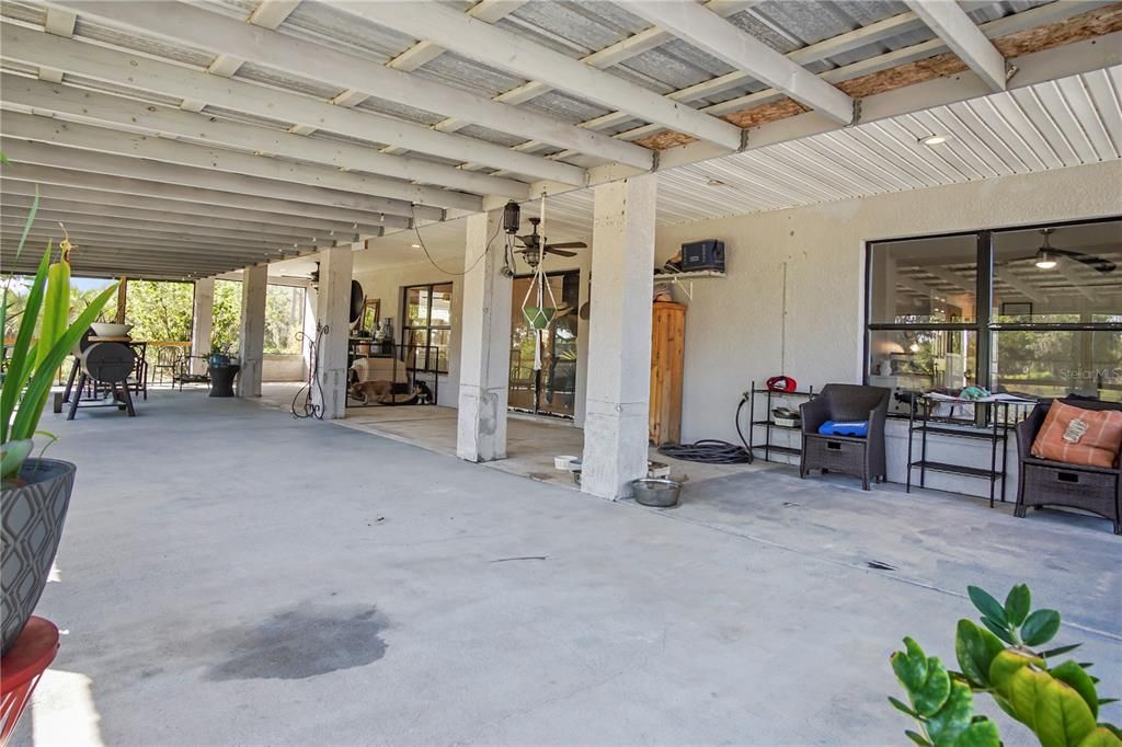 For Rent: $3,595 (4 beds, 2 baths, 2304 Square Feet)