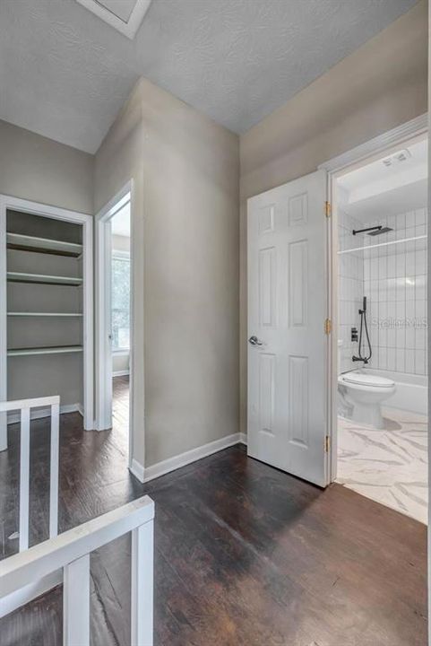 待售: $420,000 (5 贝兹, 2 浴室, 2240 平方英尺)