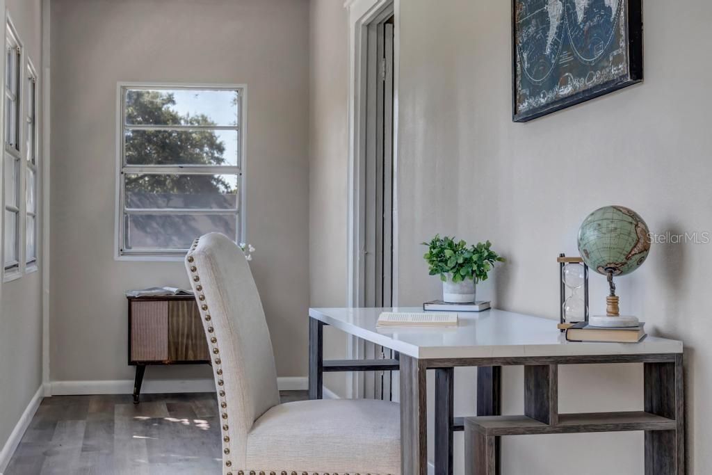 待售: $420,000 (5 贝兹, 2 浴室, 2240 平方英尺)