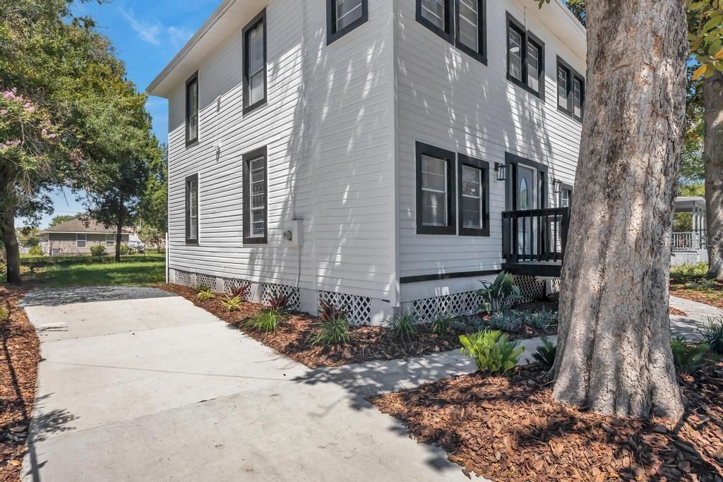 待售: $420,000 (5 贝兹, 2 浴室, 2240 平方英尺)