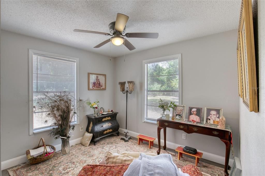 En Venta: $529,900 (4 camas, 3 baños, 2295 Pies cuadrados)