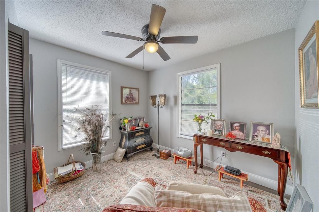 En Venta: $529,900 (4 camas, 3 baños, 2295 Pies cuadrados)