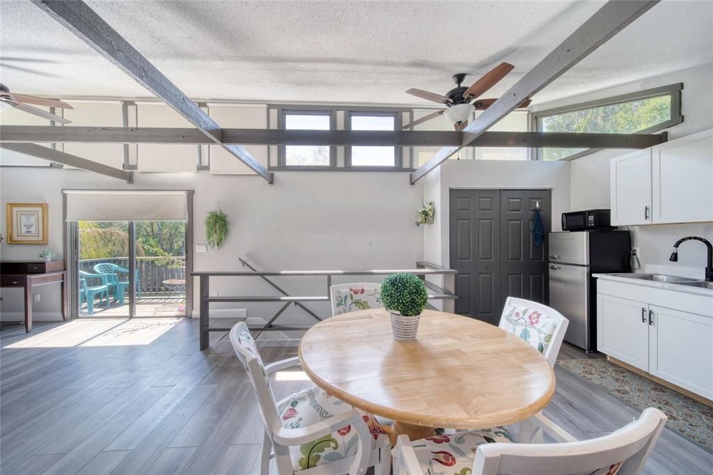 En Venta: $529,900 (4 camas, 3 baños, 2295 Pies cuadrados)