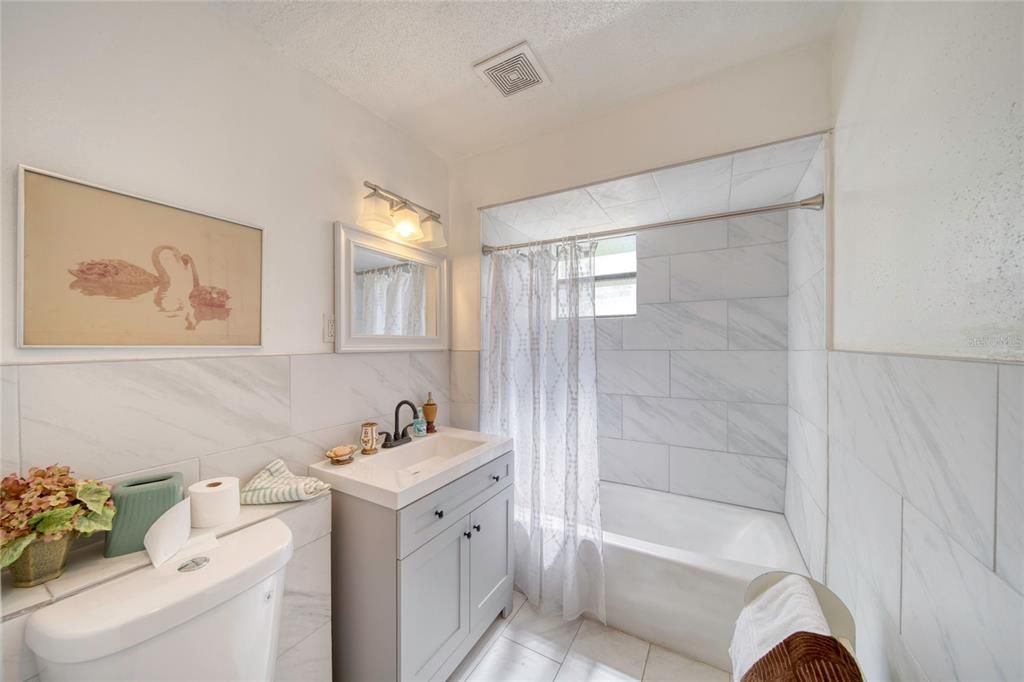 En Venta: $529,900 (4 camas, 3 baños, 2295 Pies cuadrados)