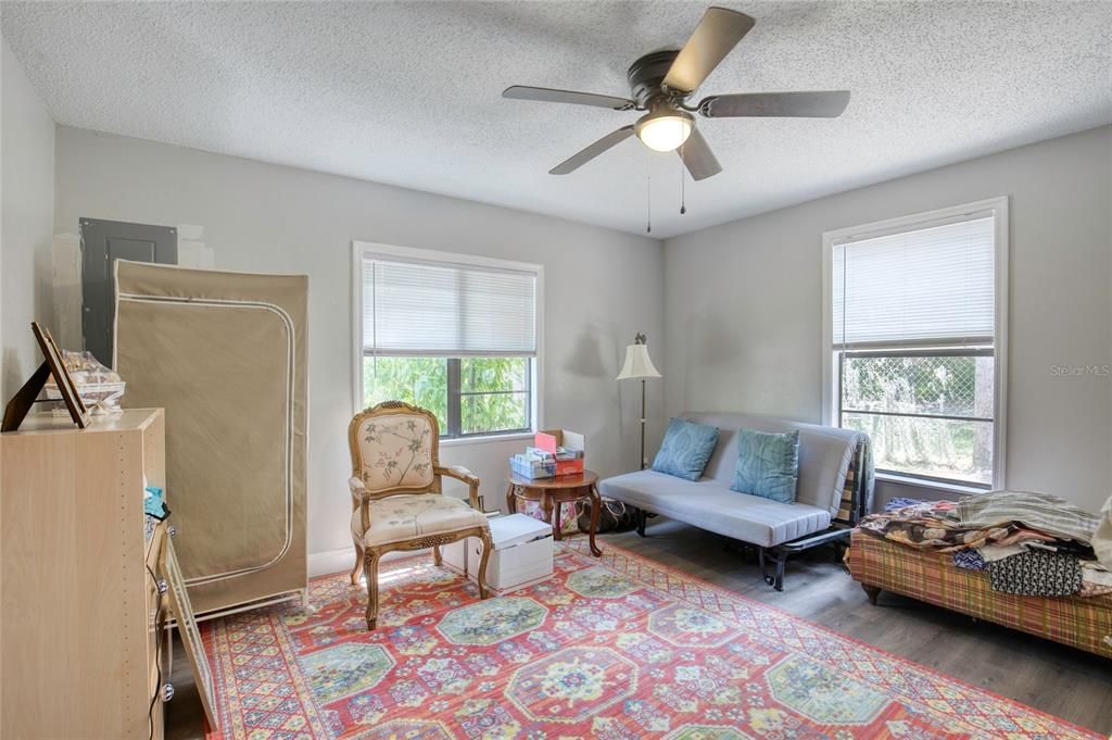 En Venta: $529,900 (4 camas, 3 baños, 2295 Pies cuadrados)