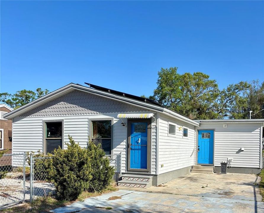 Recently Sold: $307,000 (2 beds, 1 baths, 920 Square Feet)