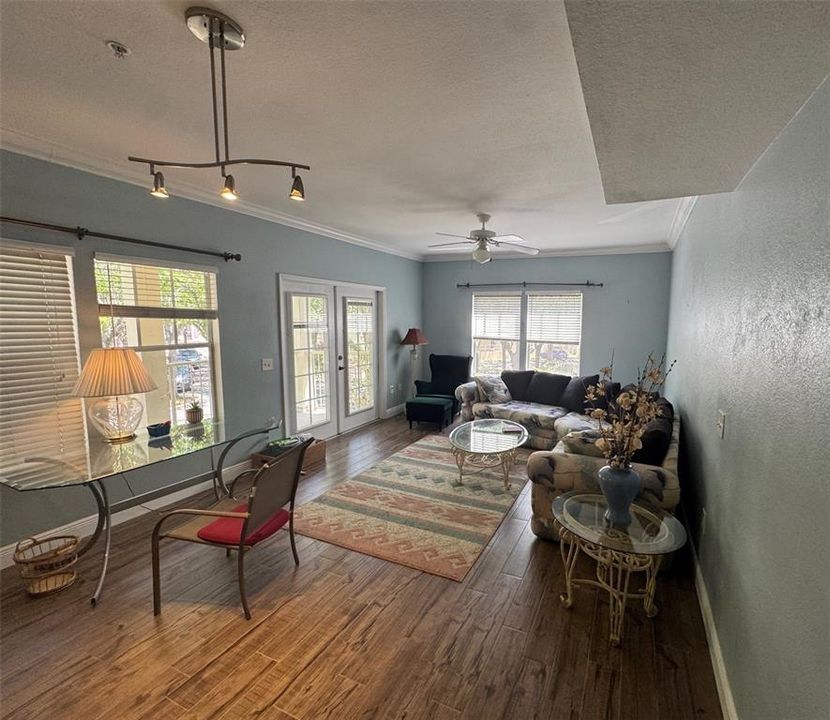 Recently Rented: $1,495 (1 beds, 1 baths, 805 Square Feet)