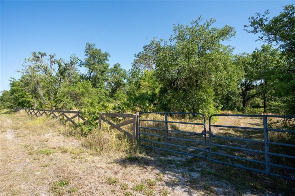 En Venta: $434,000 (6.37 acres)