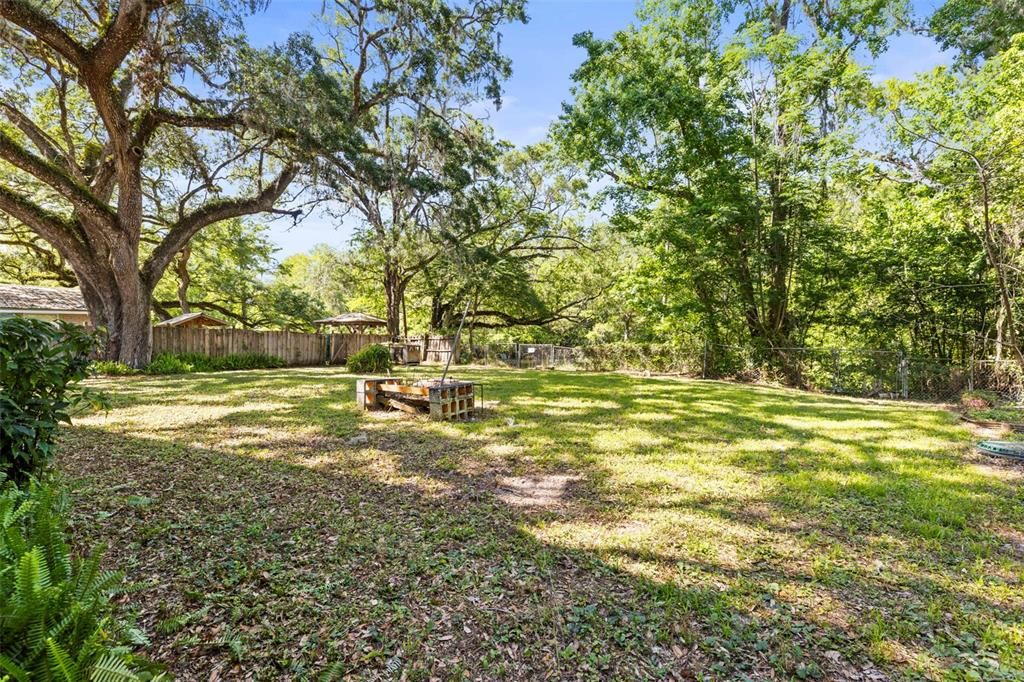 На продажу: $295,000 (4 спален, 3 ванн, 2037 Квадратных фут)