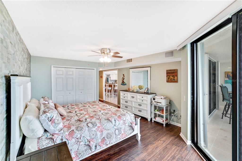 For Sale: $495,000 (3 beds, 2 baths, 1563 Square Feet)