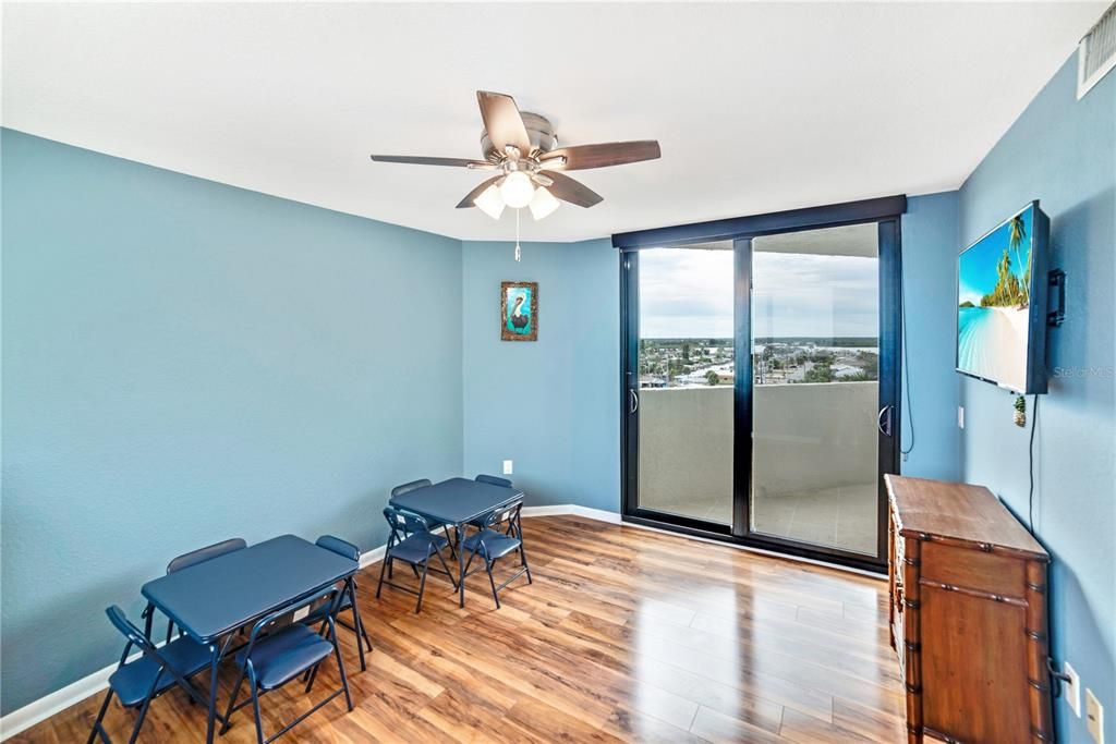 For Sale: $495,000 (3 beds, 2 baths, 1563 Square Feet)