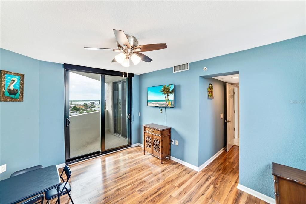 For Sale: $495,000 (3 beds, 2 baths, 1563 Square Feet)