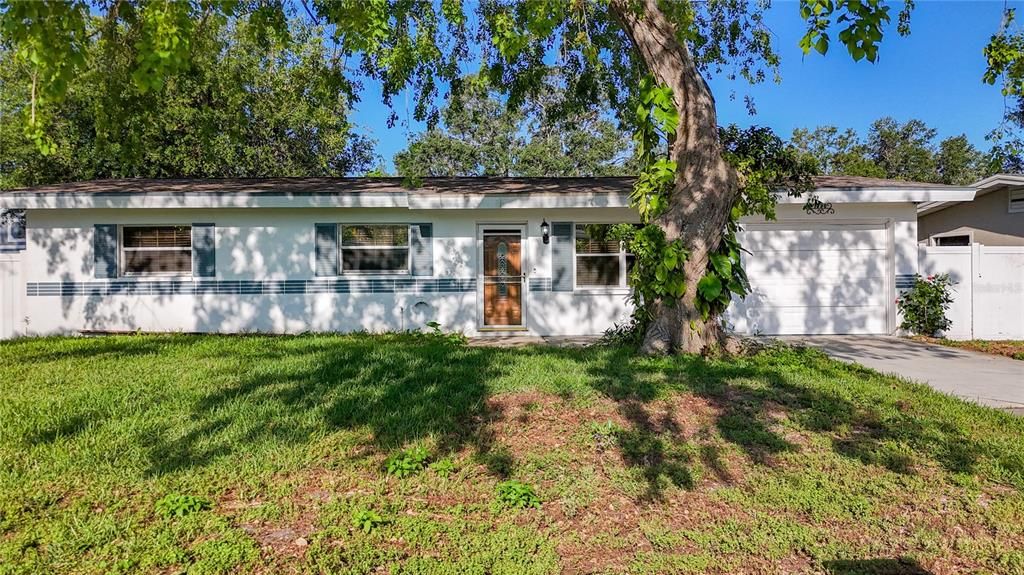 Recently Rented: $2,600 (3 beds, 2 baths, 1393 Square Feet)