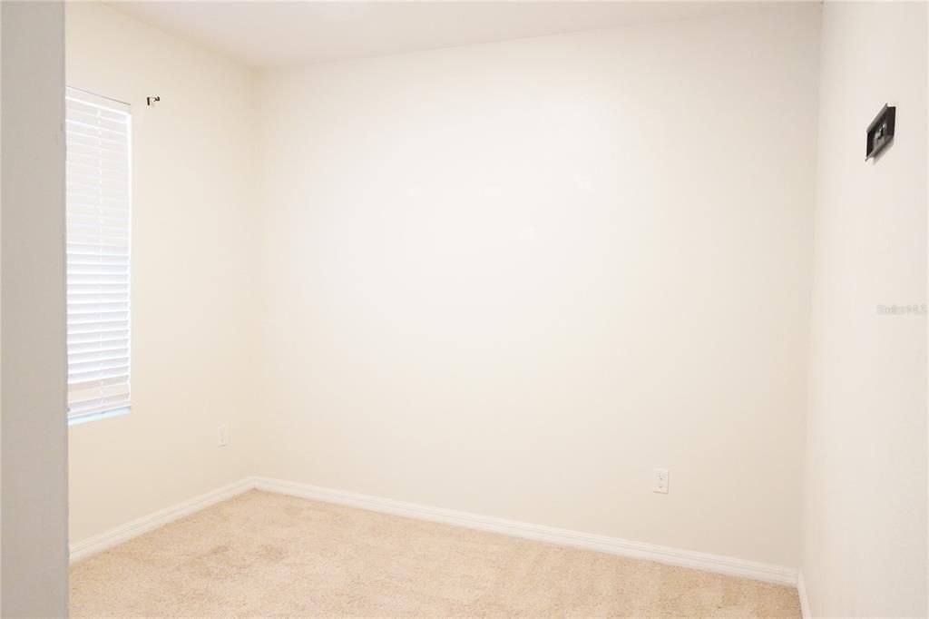 待售: $485,000 (6 贝兹, 3 浴室, 2845 平方英尺)